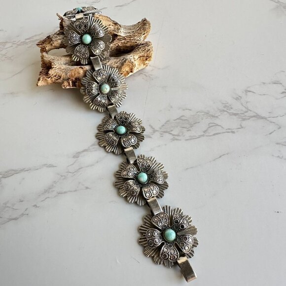Vintage Floral Silvertone Bracelet With Turquoise Colored Stones 7" - Picture 1 of 11